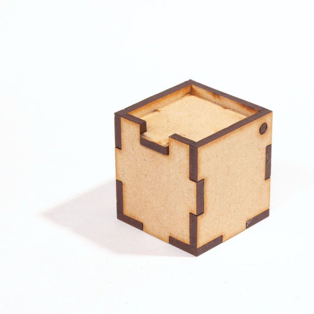 蓋つきボックス 1/2